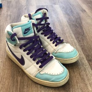 Nike 395642-112 Sneakers Size 6.5